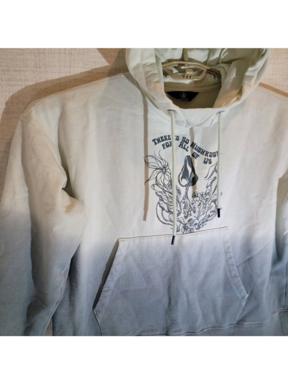 Volcom Hoodie Womens M Blue Mushroom Print Long Sleeve Pullover Streetwear - Picture 2 of 7